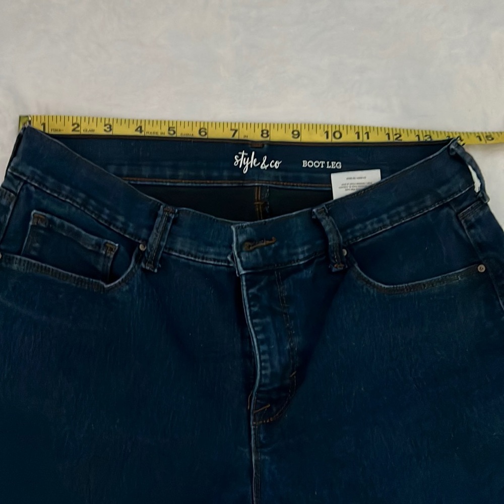 EUC style & co boot leg jeans